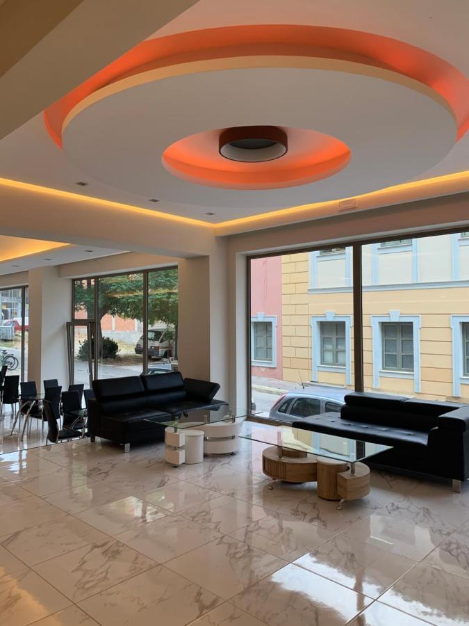 Hotel Banbus Loutra Aidhipsou Exteriör bild