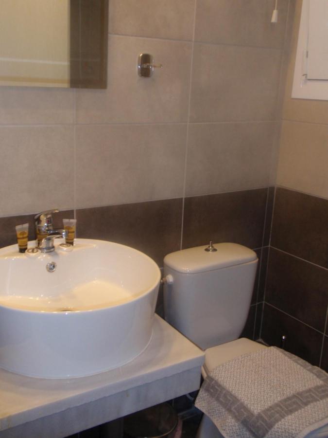 Hotel Banbus Loutra Aidhipsou Exteriör bild