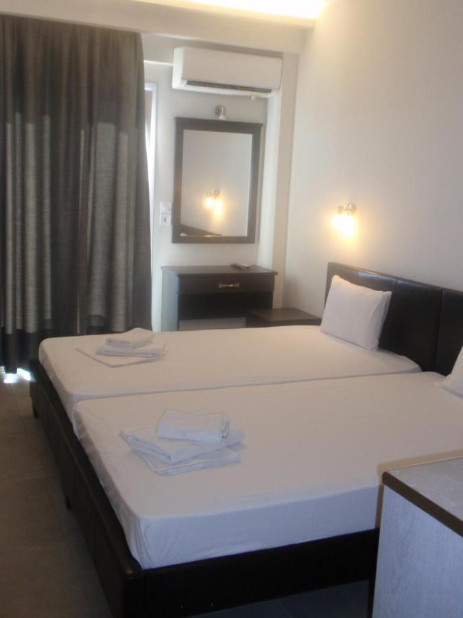 Hotel Banbus Loutra Aidhipsou Exteriör bild