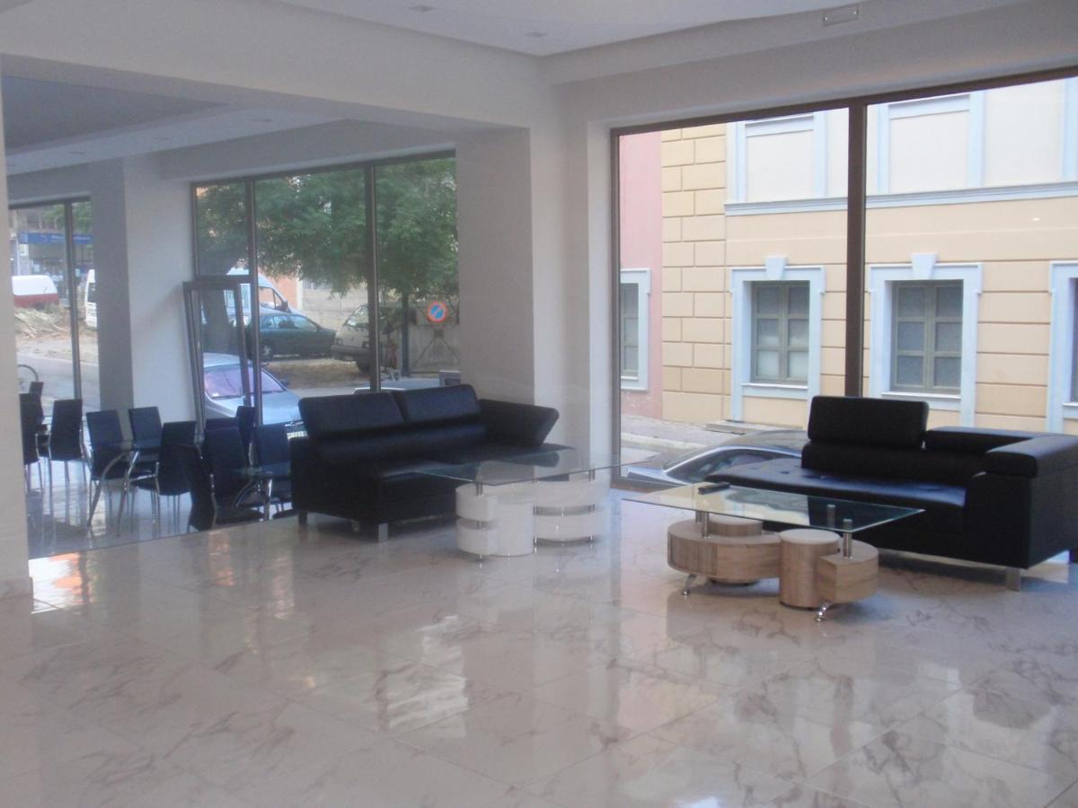 Hotel Banbus Loutra Aidhipsou Exteriör bild