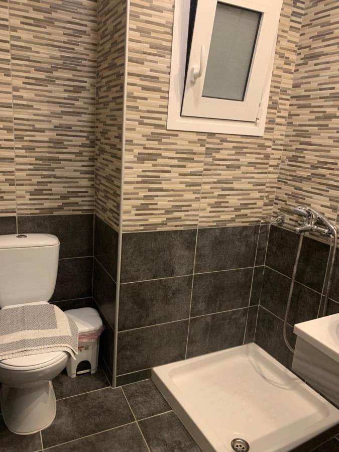 Hotel Banbus Loutra Aidhipsou Exteriör bild