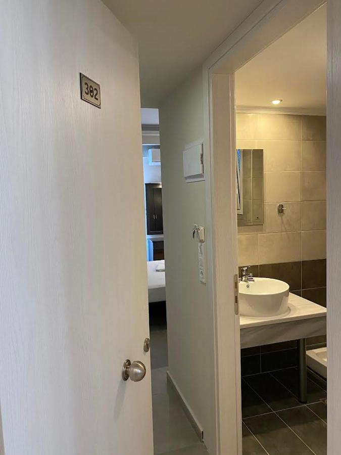 Hotel Banbus Loutra Aidhipsou Exteriör bild