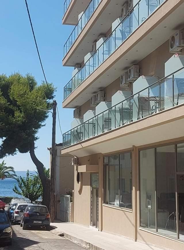 Hotel Banbus Loutra Aidhipsou Exteriör bild