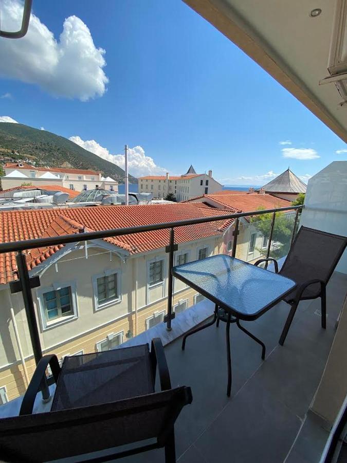 Hotel Banbus Loutra Aidhipsou Exteriör bild