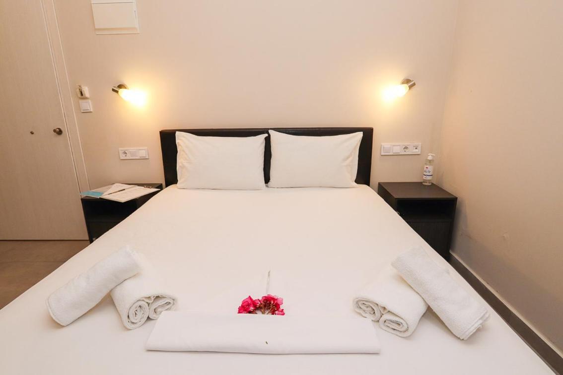 Hotel Banbus Loutra Aidhipsou Exteriör bild