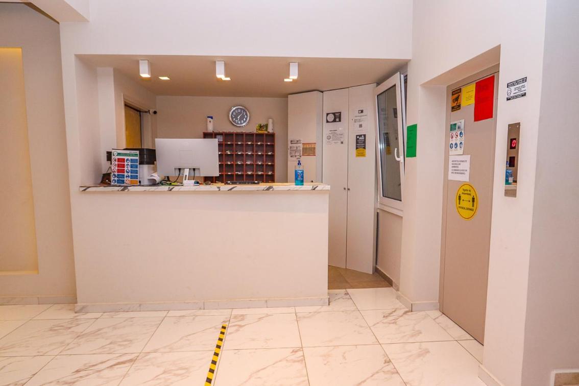Hotel Banbus Loutra Aidhipsou Exteriör bild