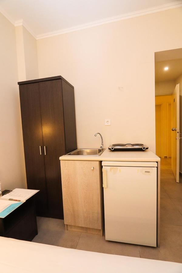 Hotel Banbus Loutra Aidhipsou Exteriör bild