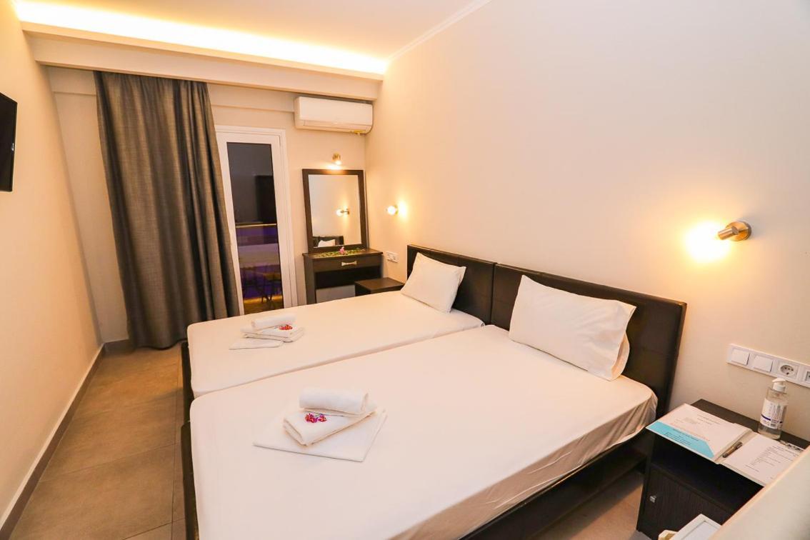 Hotel Banbus Loutra Aidhipsou Exteriör bild